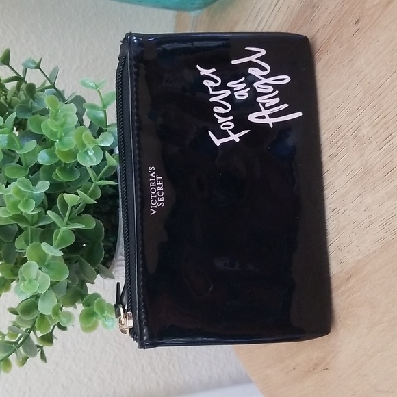 Victoria's Secret wallet - Picture 1 of 6